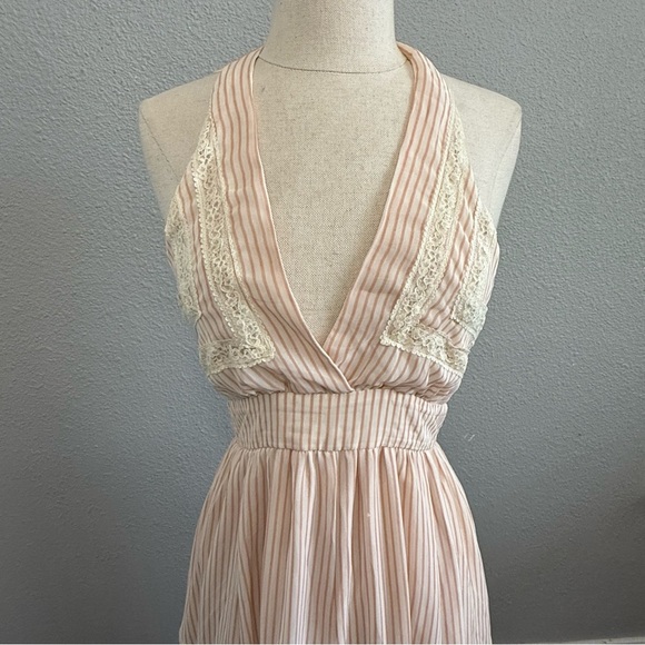 Champagne & Strawberry Halter Flowy Dress Size Small - Picture 2 of 7